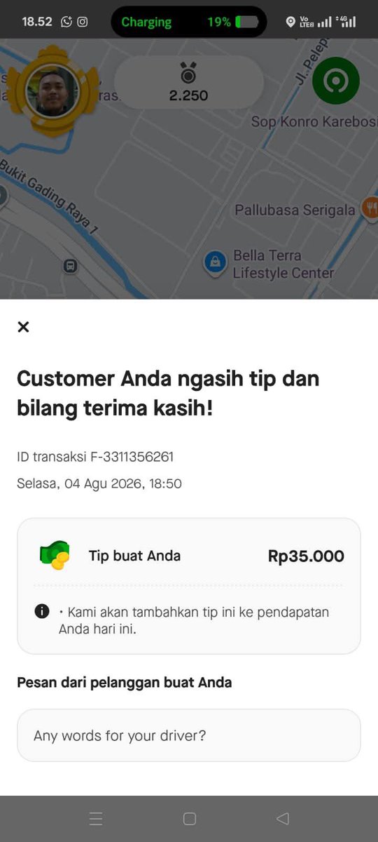 iAmShe_Monet's tweet photo. abis beliin nenek obat batuk (karena ga sembuh2) tbtb ada customer kasi uang tip gede 35k 😭😭😭

nenek selalu doain abis sholat subuh dan sewaktu tahajud 🥺￼ https://t.co/WUkycQUJFi
