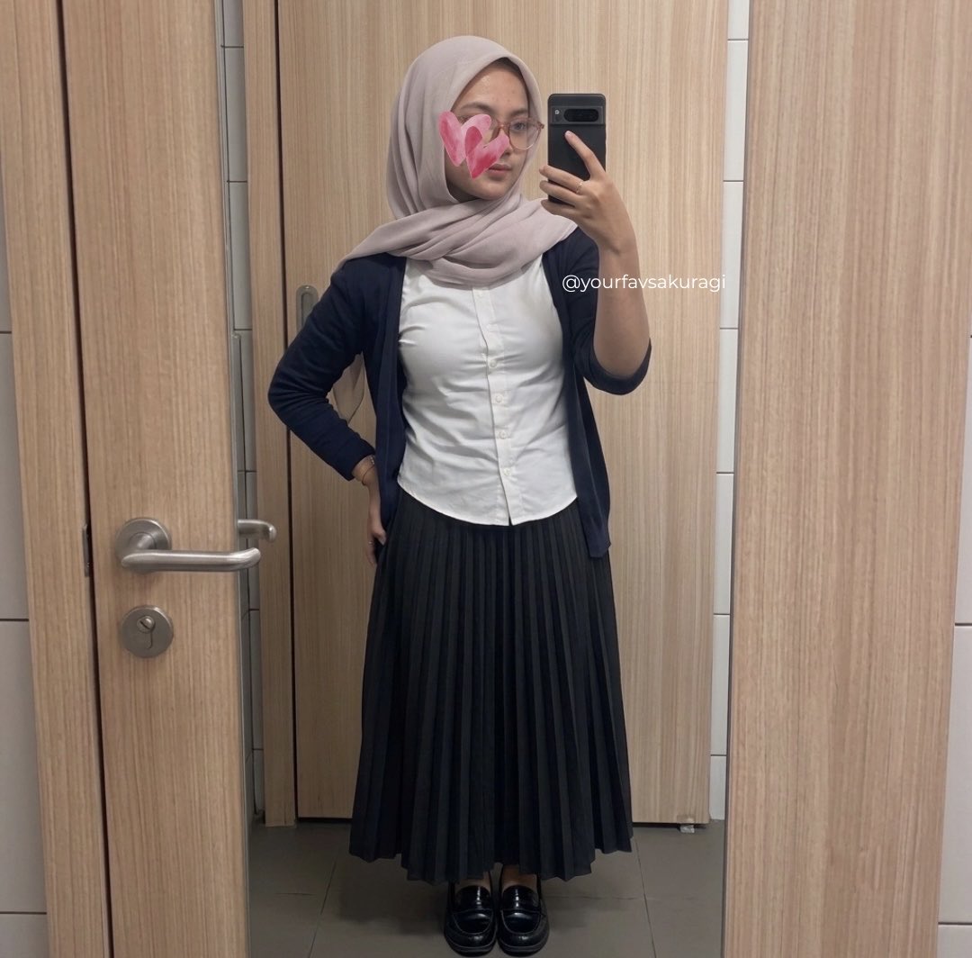 yourfavsakuragi's tweet photo. Me ketika kerja VS Me ketika jadi Alter https://t.co/lGjjTcGykG