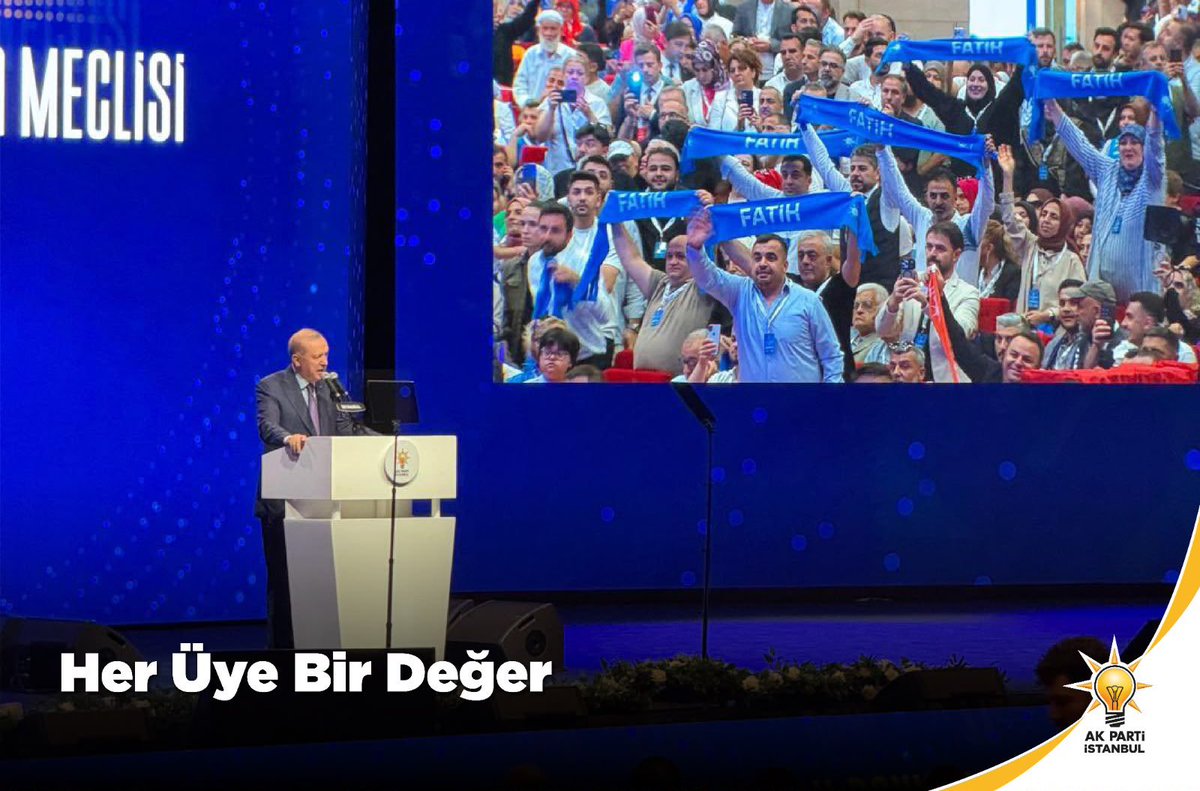 FatihKaraismail's tweet photo. “Her Üye Bir Değer” anlayışıyla çıktığımız bu yolda, teşkilatımızın gayreti ve dava arkadaşlarımızın özverisiyle 2025 yılı üye çalışmalarında İstanbul 4’üncüsü olmanın gururunu yaşıyoruz.

Bu anlamlı başarı dolayısıyla Cumhurbaşkanımız ve Genel Başkanımız Sayın Recep Tayyip Erdoğan’ın takdir ve tebrik belgesine layık görülmek bizler için büyük bir onurdur.

Bu başarıda emeği bulunan tüm teşkilat mensuplarımıza gönülden teşekkür ediyor, aynı azim ve kararlılıkla çalışmaya devam ediyoruz.