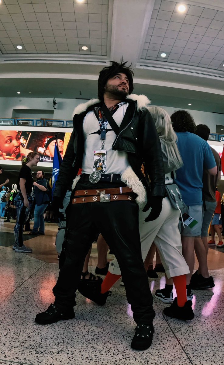 DjMegaScizor's tweet photo. @FF8_Garden I simply love FF8. It's my top favorite FF game and me and my father handmade this entire cosplay back in 2019 before he passed away from cancer at the end of 2024. FF8 changed my life, and its changed in the best way ever~ https://t.co/35l6oxfzRw