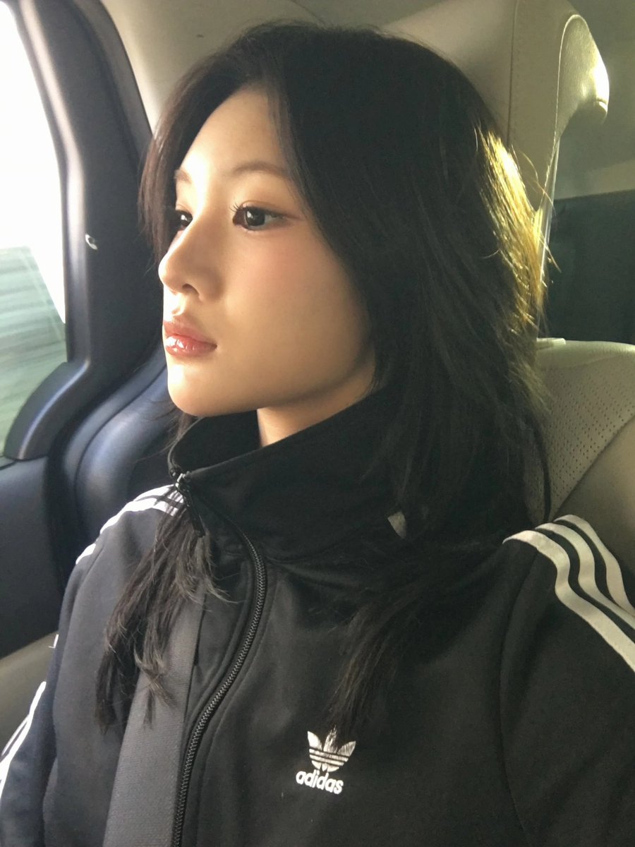 hyun12jn3's tweet photo. 늑구 주은이 정말 좋은 듯 https://t.co/eJQCHf8T2P