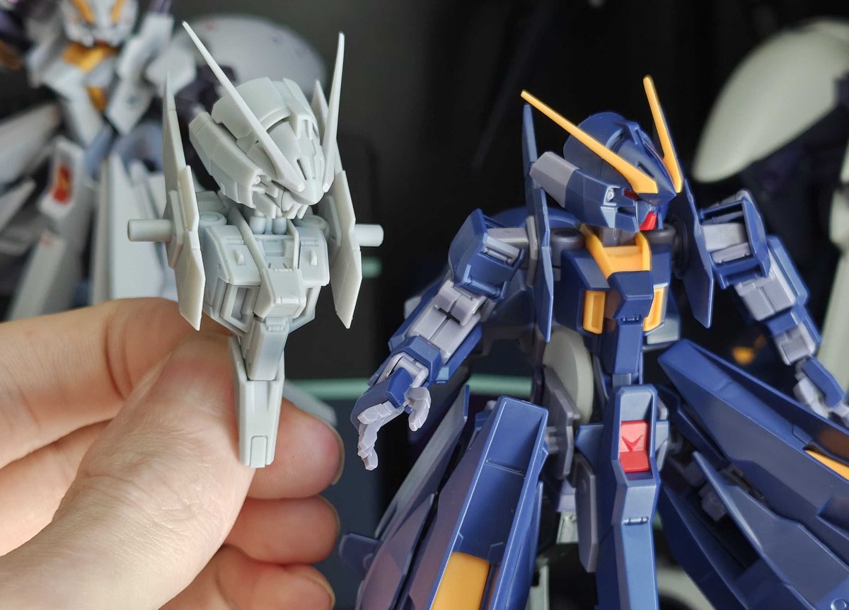 PiperMakes's tweet photo. I plan to scale the 1/100 down to 1/144, so to get an idea of where that sits, I just scaled the 1/100 down. I didn't expect *any of this* to print, and yet.
#AOZ #TR6 https://t.co/g0jnvIrWBO