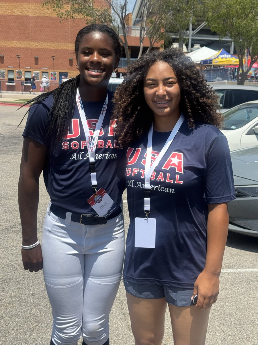 Mais15Jones's tweet photo. I’m so excited for the opportunity to play in the USA All American Games. I’m glad to participate with my sister Milan &amp; travel teammate @CharleyMcK2029. It was also super excited meeting @kaitlynterry55 !
@usaspresident @USASoftball @ExtraInningSB @SoftballTwelve @TexasTechSB https://t.co/qWPBFtjvXr