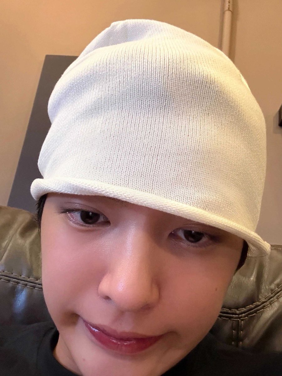krtsi0_'s tweet photo. 이런 똔가나디 각도 셀카를 조아함. https://t.co/C3507lK2aV
