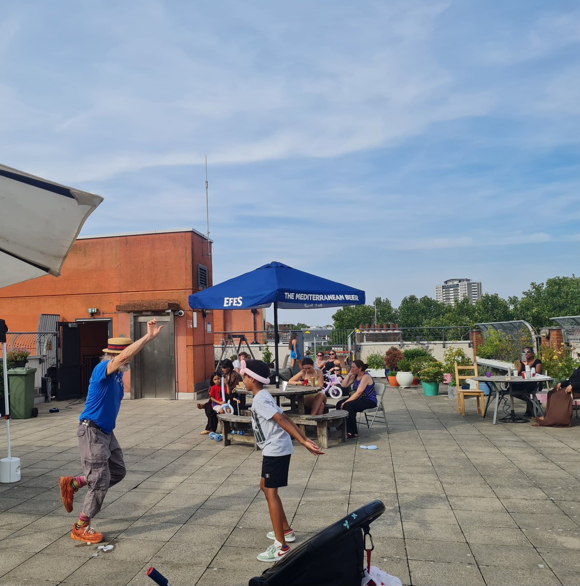 GITAresidts's tweet photo. Great community day on Sunday with residents. Here's @CFParties having a dance with the kids amid bubbles and sunshine. #community https://t.co/9LC5YHnfag