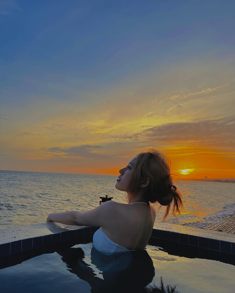 abdullahgulteki's tweet photo. Hiya 🤗 Always remember: every sunrise is proof that you can rise again. ☀️
vQRoyA https://t.co/FSepdiShcm