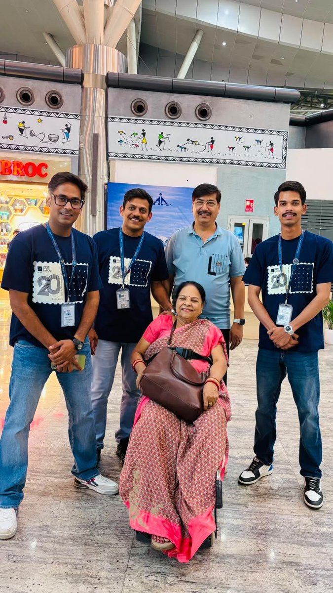 aairprairport's tweet photo. @IndiGo6E @AAI_Official @MoCA_GoI The celebrations brought together AAI, IndiGo, CISF, BCAS and other airport stakeholders while engaging passengers through special commemorative activities, reflecting our shared commitment to safe, seamless and passenger-centric air travel.
#IndiGo20 #RaipurAirport #AAI https://t.co/Ra05JaknJW