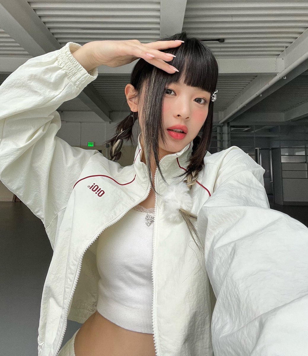 iswish_store's tweet photo. oioi — vertical piping wind breaker (sale 86%) 
แจ็คเกตกันลม กันแดด ลุคสปอร์ตมีสไตล์ ลดจากราคาเต็ม 3พันกว่า ᵎᵎ  

.ᐟ เหลือ 790 free ems 🍒 𓂃⋆ https://t.co/bOmxM6b6N4