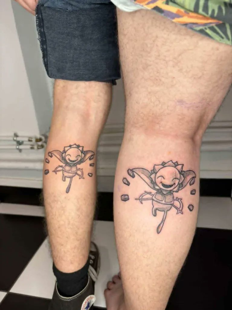 Fildrong's tweet photo. Donc la y'a 2 potes qui se sont fait un tatouage Bitentronc en commun et c'est juste trop cool https://t.co/jT4ebhMExe