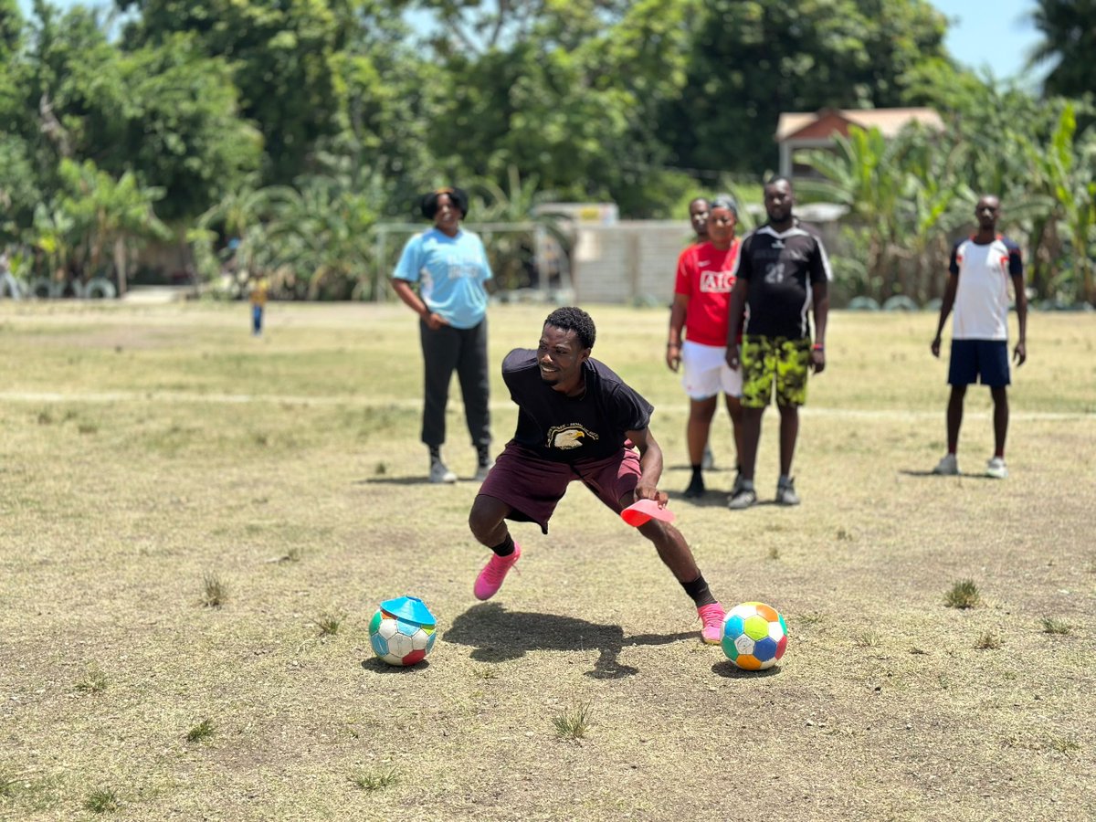 goalshaiti's tweet photo. Coaches training on this months purposeful play theme of conflict resolution. #teamgoals #leadership #peacebuilding #Haiti https://t.co/SNcLR8IsK5