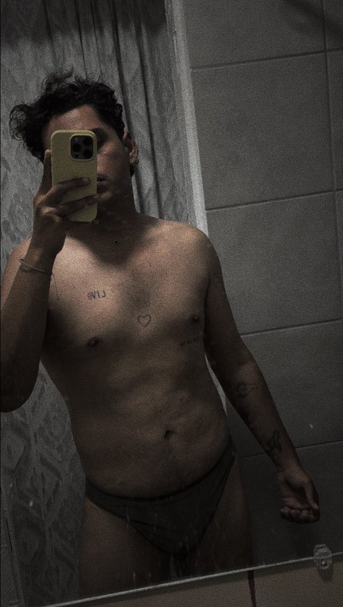 Bear4Kinky's tweet photo. 💚 https://t.co/PvWQN5S9Ig