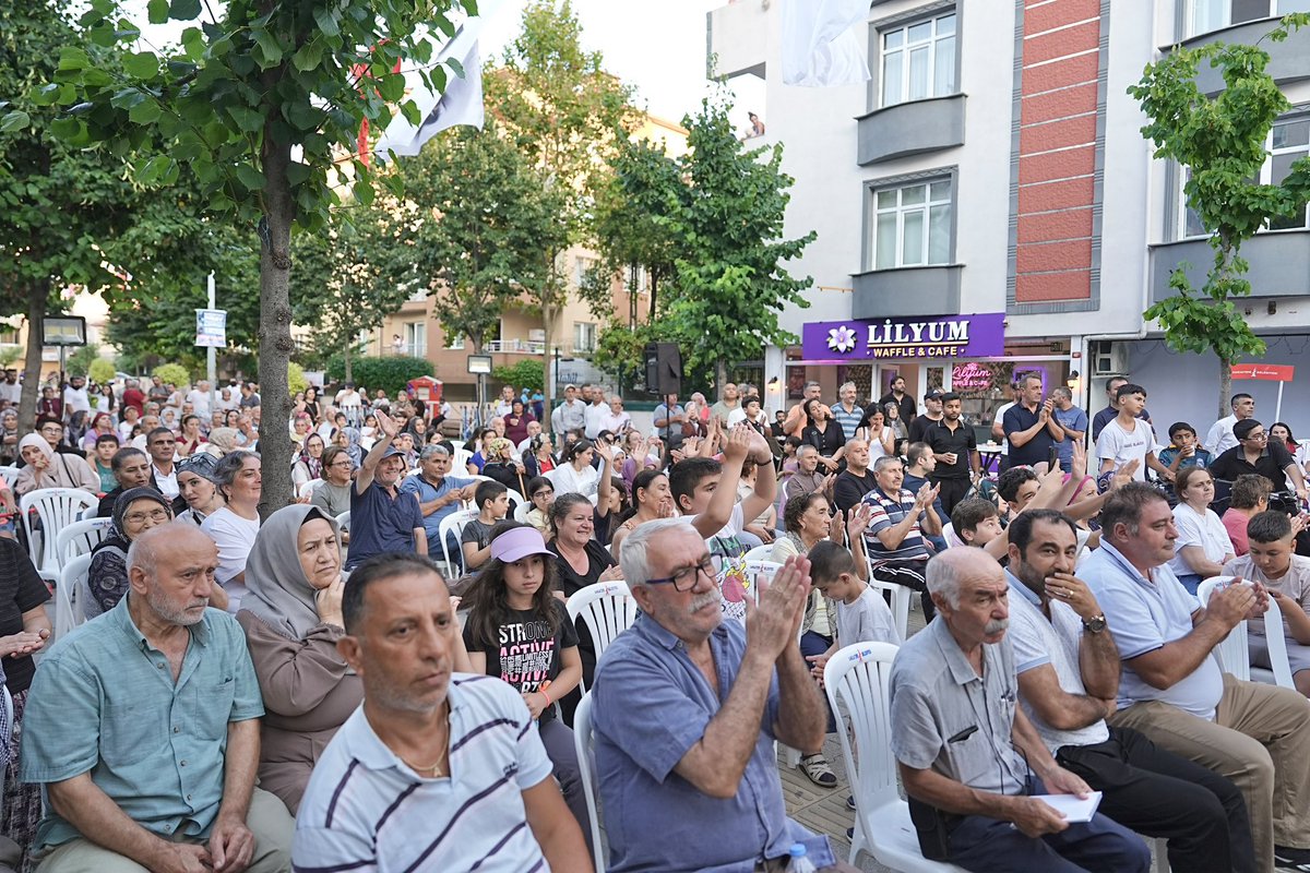 SancaktepeBeltr's tweet photo. Sancaktepe’yi komşularımızla birlikte yönetiyor, her mahallemize kulak veriyoruz.

Belediye Başkanımız Sayın Alper Yeğin, “Mahalle Günleri” kapsamında Meclis Mahallemizin sakinleriyle bir araya geldi.

Katılım gösteren tüm komşularımıza teşekkür ederiz.

#SancaktepeKazanmayaDevamEdiyor