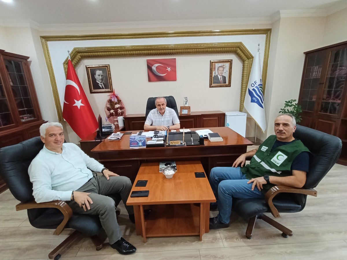 izzetkeles61's tweet photo. @1920yesilay Of İlçe Temsilciliği olarak Kurumsal ziyaretler kapsamında Of Belediye Başkan Yardımcısı Mehmet Öztürk'ü ziyaret ederek Yeşilay, YEDAM çalışmaları hakkında bilgi verdik, destekleri için kendilerine teşekkür ederek, çalışmalarında kolaylıklar dileriz. @yesilaytrabzon https://t.co/nD3EedXbUs