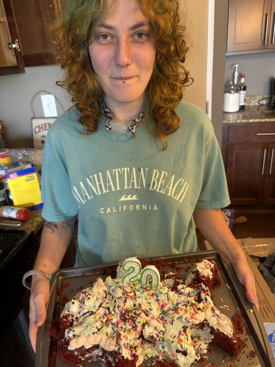 exhaustedarts's tweet photo. Happy birthday to me 😭 thank you my love @goopy_cryptid https://t.co/GnhYzylhgd
