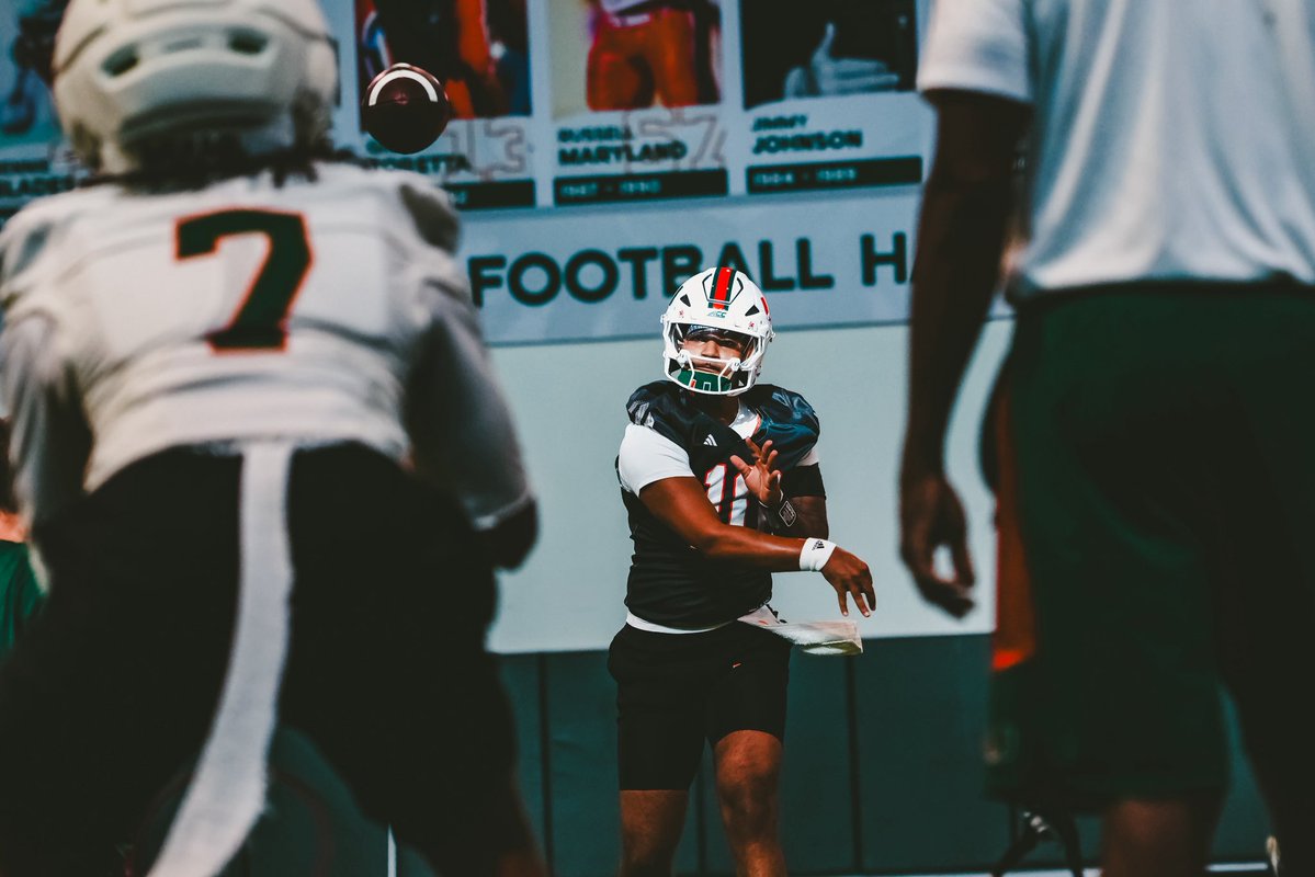 NEP_Proscia's tweet photo. Football school is in session 

📸- @CanesInSight https://t.co/sFuCDe4YcL