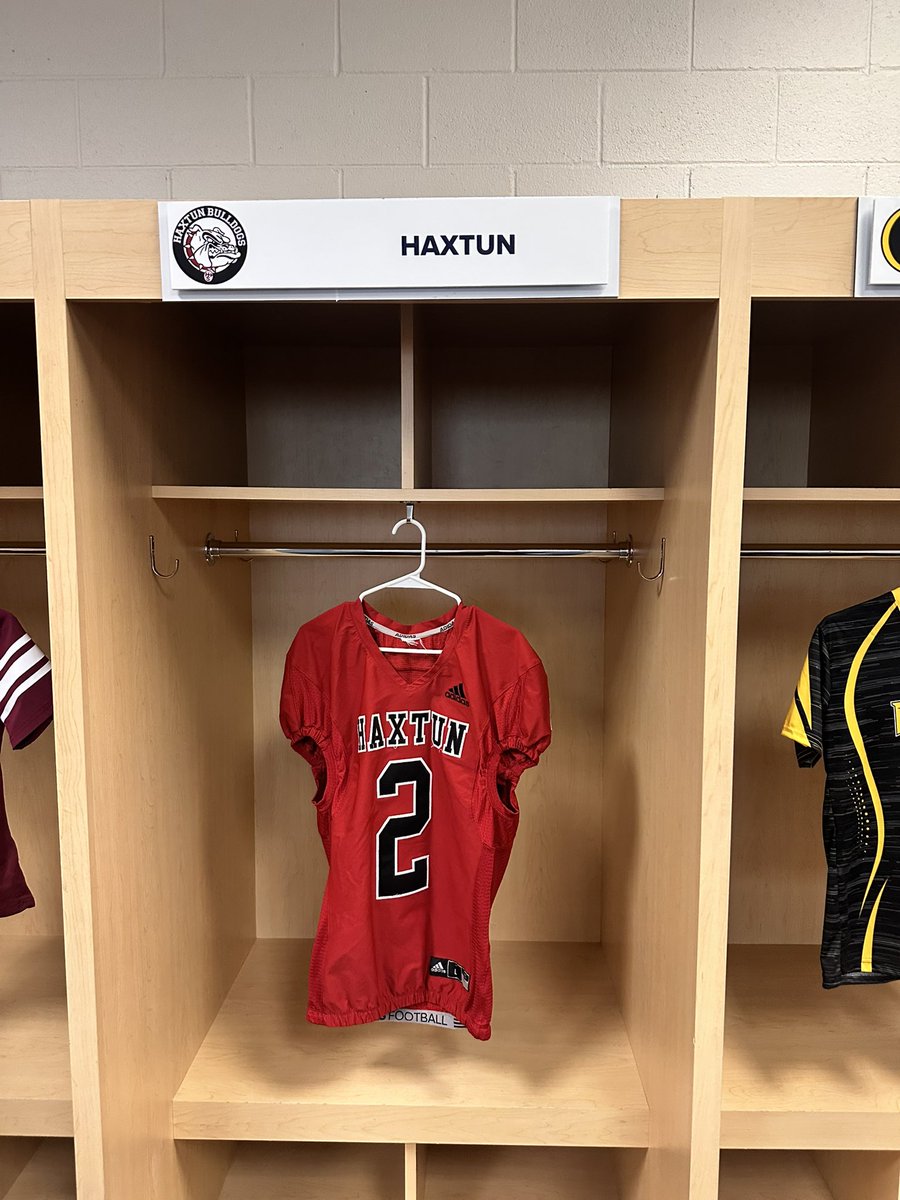 haxtunfootball's tweet photo. What a great day to celebrate tradition. @CHSAA and @Broncos thank you for hosting us today! #WinWithIntent https://t.co/rBI1nmzzGE