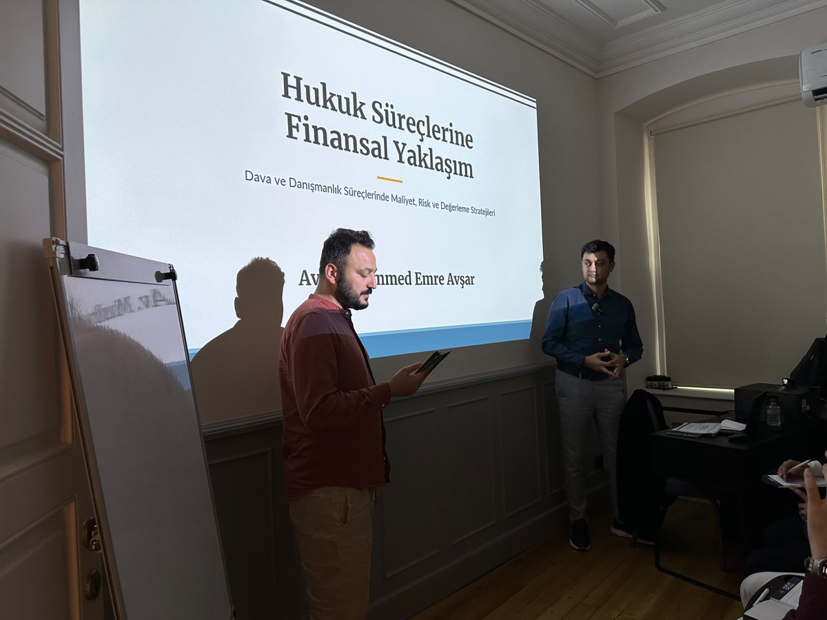 hukukcularder's tweet photo. İstanbul Söyleşileri kapsamında düzenlediğimiz “Hukuk Süreçlerine Finansal Yaklaşım” programını, Av. Arb. Muhammed Emre Avşar’ın değerli sunumuyla gerçekleştirdik.

Söyleşimizde hukuk süreçlerine finansal bakış açısı, uygulamada karşılaşılan güncel konular ve mesleki deneyimler katılımcılarımızla kapsamlı şekilde ele alındı.

Katılım sağlayan tüm meslektaşlarımıza ve kıymetli katkıları için Av. Arb. Muhammed Emre Avşar’a teşekkür ediyor, İstanbul Söyleşileri kapsamında gerçekleştireceğimiz yeni programlarda yeniden bir araya gelmeyi temenni ediyoruz.