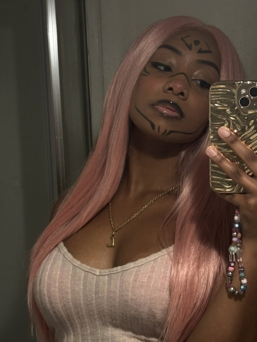 Lillipie101's tweet photo. Black women with pink hair indeed🤧 https://t.co/vfNcPwUf6L