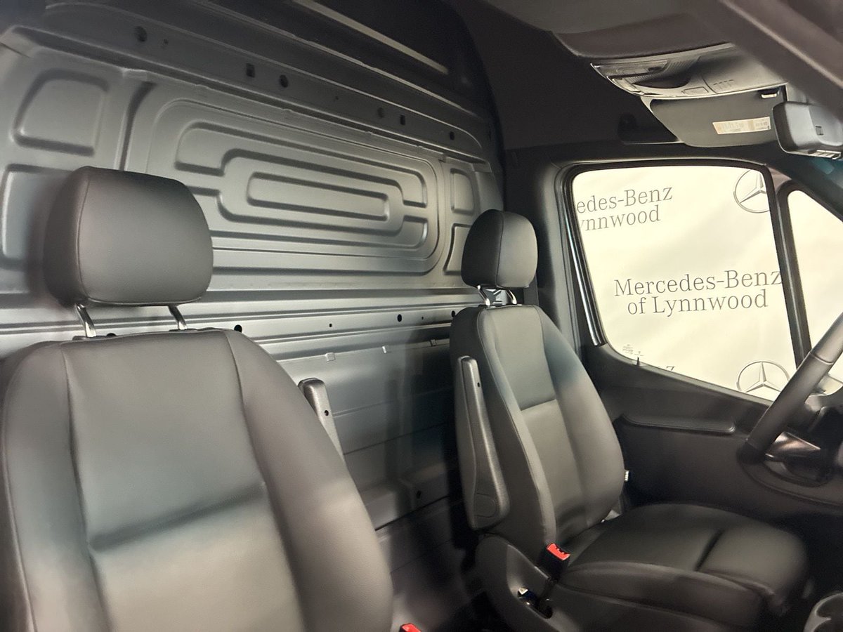 MBLynnwood's tweet photo. Purpose-built capability, elevated by Mercedes-Benz®. 2026 Mercedes-Benz® Sprinter® 2500. MBUX, 360° camera and active safety for your next move. 

Call (425) 409-2574 or get more details @ https://t.co/vAyh7qrzJI 

#MercedesBenz #Sprinter #MBVans #Lynnwood #WorkVan https://t.co/DIPi5eanyn