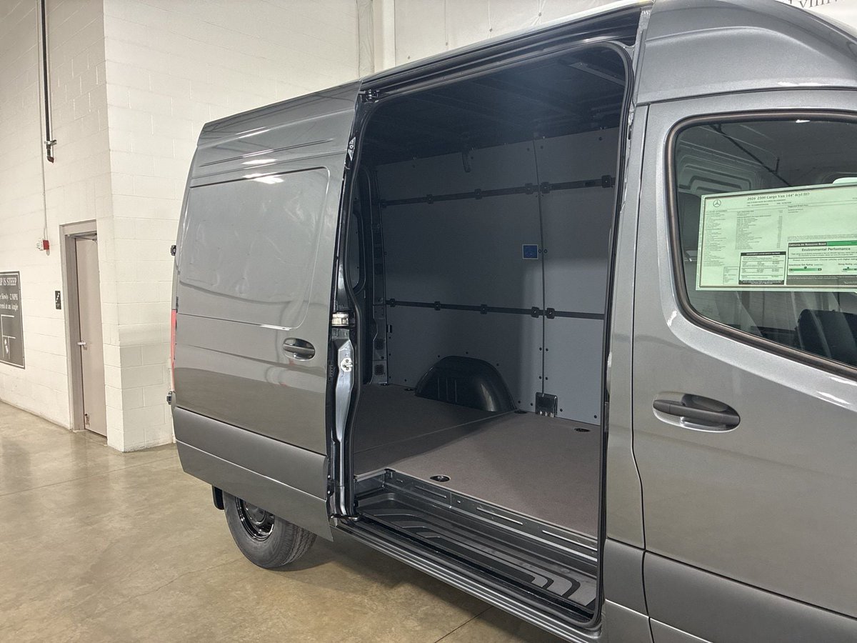 MBLynnwood's tweet photo. Purpose-built capability, elevated by Mercedes-Benz®. 2026 Mercedes-Benz® Sprinter® 2500. MBUX, 360° camera and active safety for your next move. 

Call (425) 409-2574 or get more details @ https://t.co/vAyh7qrzJI 

#MercedesBenz #Sprinter #MBVans #Lynnwood #WorkVan https://t.co/DIPi5eanyn