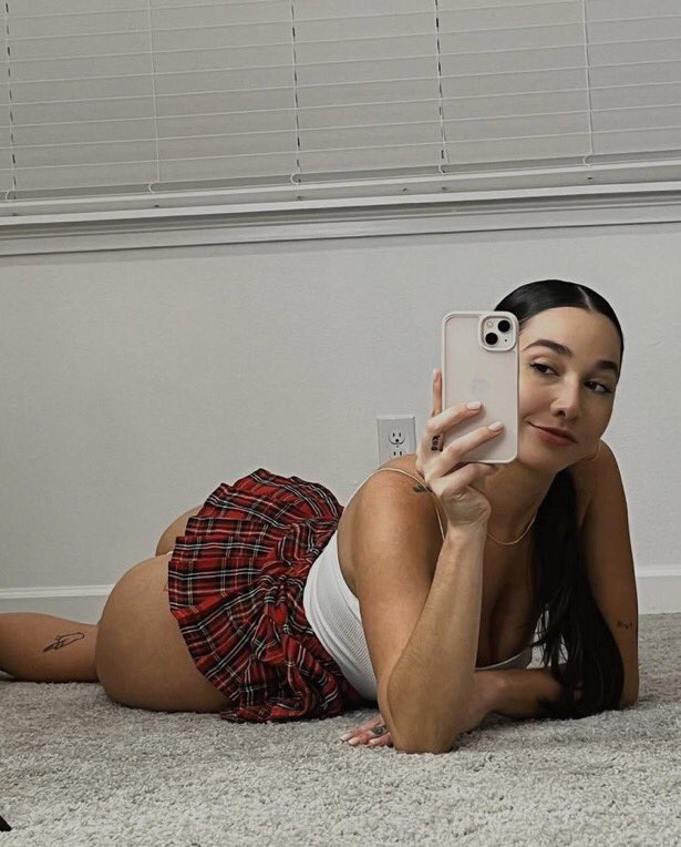 mary01494's tweet photo. I’ve got a sexy surprise for you, text me. https://t.co/efLflMn4LF