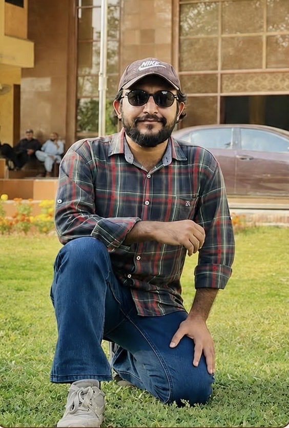 nuthak_'s tweet photo. The enforced disappearance of 
Khalil Ahmed, 
son of Jan Muhammad, 
an M.Phil student 
who was forcibly disappeared on 
4 August 
from Karachi University. 
Khalil Ahmed is a resident of 
Mashkay, Gajjar, Awaran, Balochistan.
#ReleaseKhalilBaloch https://t.co/PsmcIDd7tO