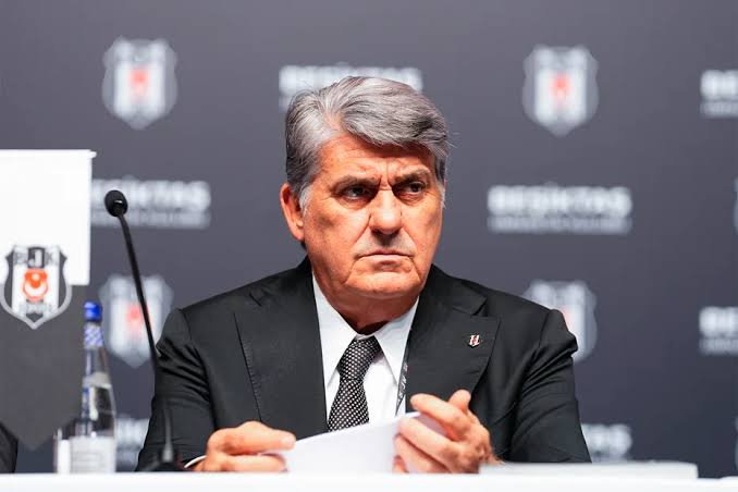 primepjanic5's tweet photo. Yıldız oyuncu istiyoruz aksi hâlde defolun gidin
#TransferlerNeredeAdalı https://t.co/W7Nc4jzeRc