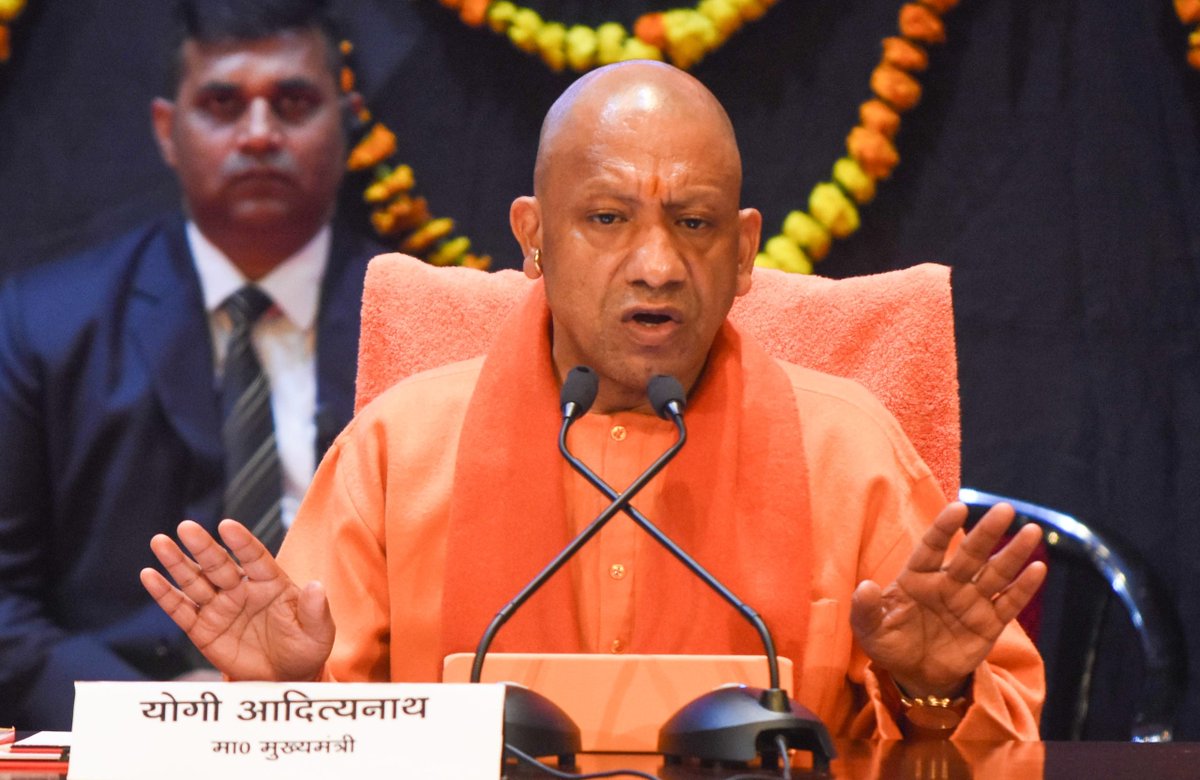 BharatVox's tweet photo. 🚨Big Breaking: राम मंदिर दान विवाद के बाद अब गौ माता के नाम पर करोड़ों रुपये के कथित महाघोताले का मामला सामने आया, एक तरफ सोशल मीडिया पर #गोमाता_राष्ट्रमाता ट्रेंड कर रहा है और दूसरी तरफ उत्तर प्रदेश के आगरा जनपद में...

Cc: @myogiadityanath @ChiefSecyUP @CMOfficeUP @dgpup @Uppolice @agrapolice @OfficeOfDMAgra @yadavakhilesh @SudarshanNewsTV