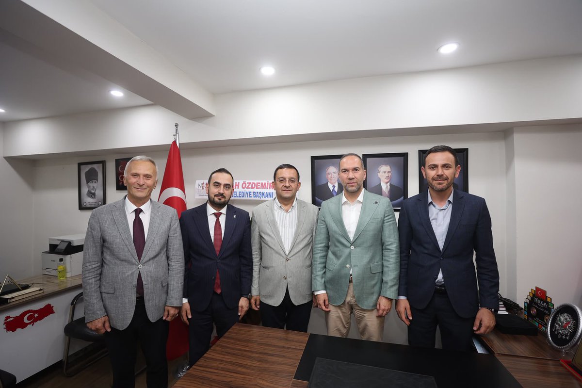 HaciMehmetEren's tweet photo. MHP 15. Olağan Merkez İlçe Kongresi’nde yeniden Merkez İlçe Başkanı olarak seçilen Sayın Aldonat Atlı’yı ziyaret ederek kendilerine hayırlı olsun dileklerimizi ilettik.

Ardından MHP İl Başkanımız Sayın Aytekin Tükenmez’i ziyaret ederek istişarelerde bulunduk.

Nazik misafirperverlikleri için kendilerine teşekkür ediyor, görevlerinde başarılar diliyorum. Birlik ve beraberlik içerisinde şehrimiz ve ülkemiz için çalışmaya devam edeceğiz.