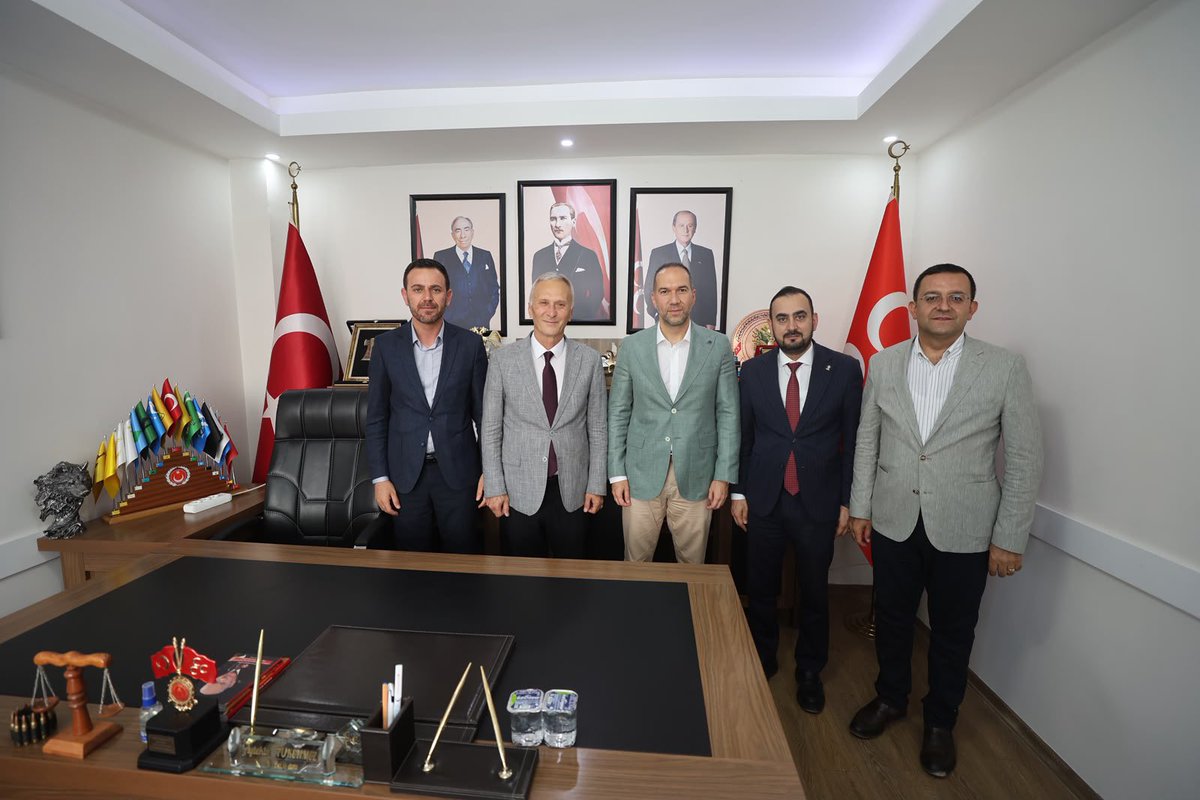 HaciMehmetEren's tweet photo. MHP 15. Olağan Merkez İlçe Kongresi’nde yeniden Merkez İlçe Başkanı olarak seçilen Sayın Aldonat Atlı’yı ziyaret ederek kendilerine hayırlı olsun dileklerimizi ilettik.

Ardından MHP İl Başkanımız Sayın Aytekin Tükenmez’i ziyaret ederek istişarelerde bulunduk.

Nazik misafirperverlikleri için kendilerine teşekkür ediyor, görevlerinde başarılar diliyorum. Birlik ve beraberlik içerisinde şehrimiz ve ülkemiz için çalışmaya devam edeceğiz.