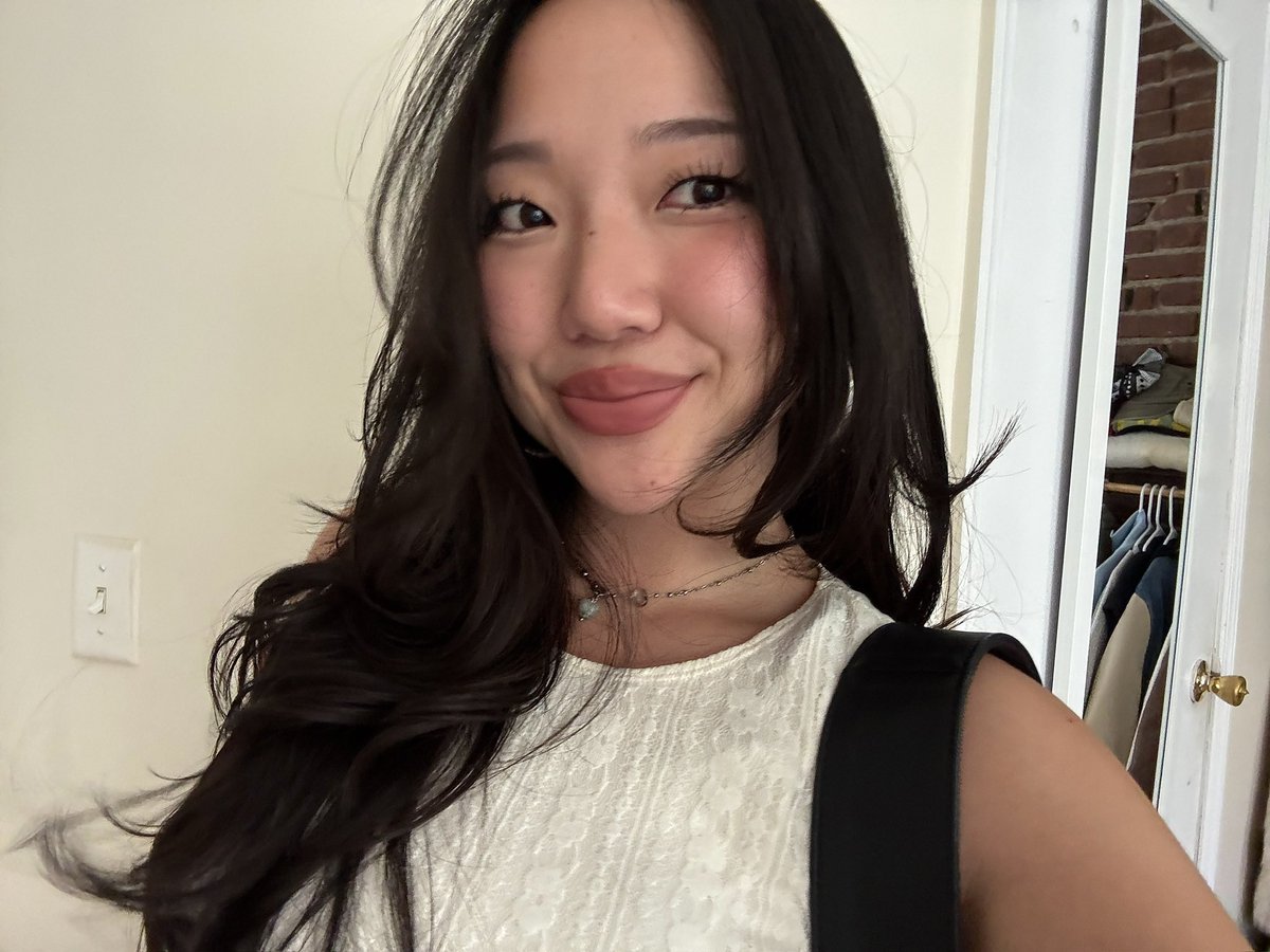 yoonj101's tweet photo. hello world ! 

content creator, tech dabbler, product manager, and pro-dater yoonji here😁 

always doing it for the fun of the game, but want to explore my more technical &amp; unhinged thoughts here – if you’re in nyc let’s grab matcha!! 🍵 

def a bit cooler on ig⭐️ @yoonjiikim https://t.co/2rv4jEGu2F