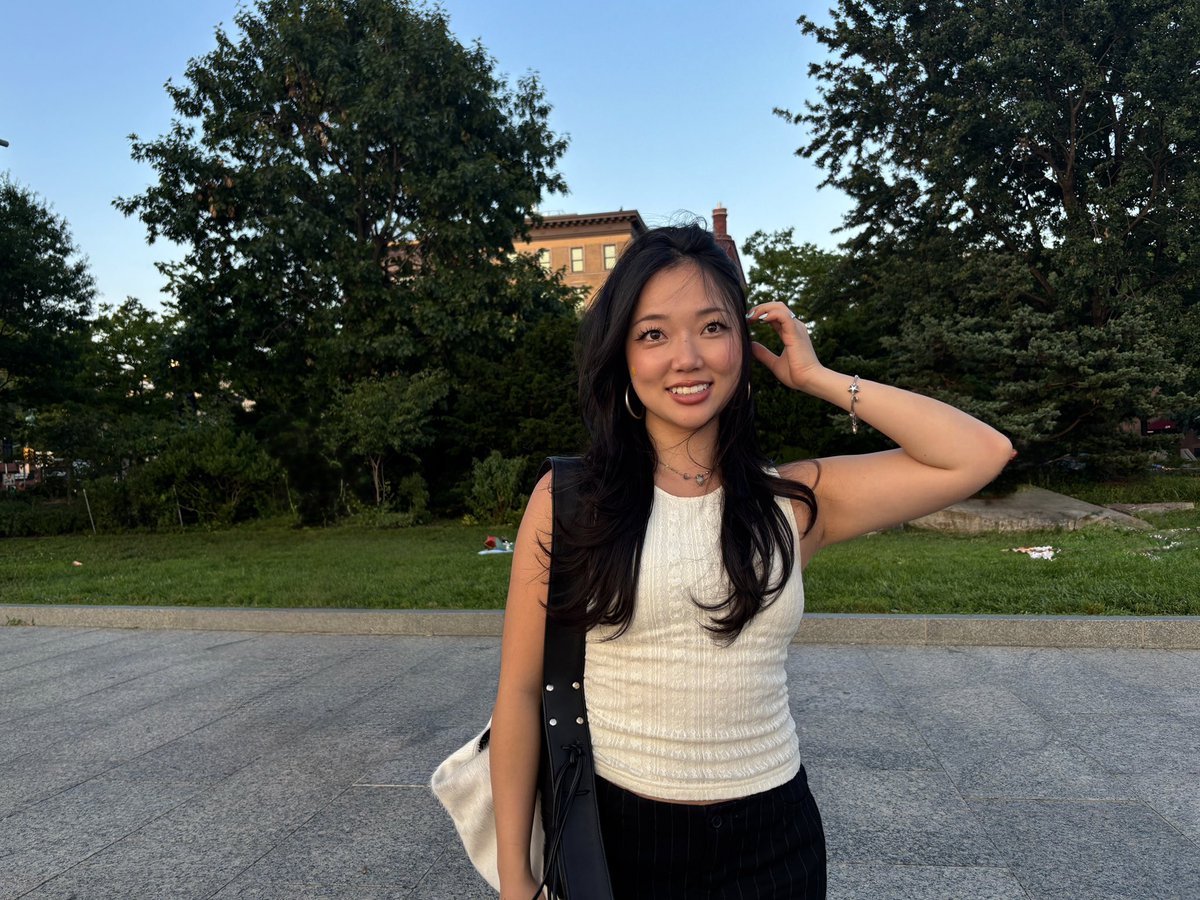 yoonj101's tweet photo. hello world ! 

content creator, tech dabbler, product manager, and pro-dater yoonji here😁 

always doing it for the fun of the game, but want to explore my more technical &amp; unhinged thoughts here – if you’re in nyc let’s grab matcha!! 🍵 

def a bit cooler on ig⭐️ @yoonjiikim https://t.co/2rv4jEGu2F