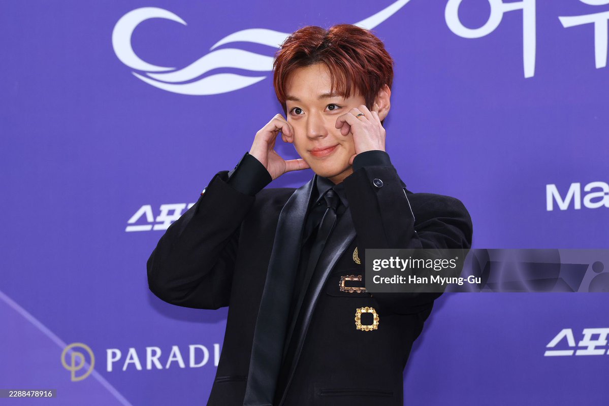 orbtingyou's tweet photo. park jihoon always beating the getty images curse https://t.co/ITm9ijRTqN