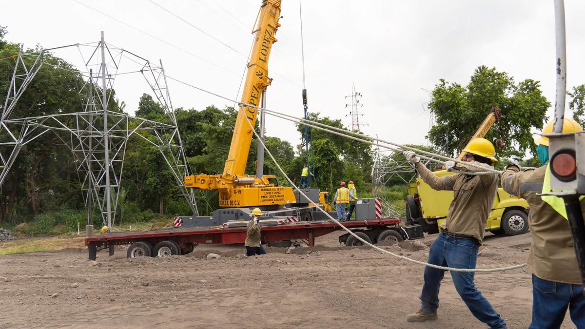 lavozsv_'s tweet photo. #Nacionales | ETESAL bajo el liderazgo del Ing Edwin Núñez y el Gobierno de Bukele impulsan la modernización eléctrica en Sonsonate

📰 Lee más en: https://t.co/SlhJ2YnHL6 https://t.co/VrUrB7A84l