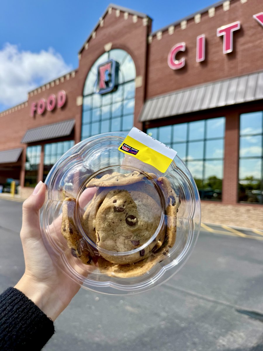 FoodCity's tweet photo. Cookies called. They said it's their day. 🍪🎉

Happy National Chocolate Chip Cookie Day! Tag someone you'd share a cookie with. ❤️ https://t.co/i00ajPnIFT