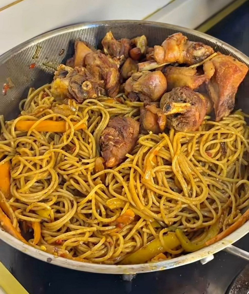 TEEHFLOW01's tweet photo. Is this okay for dinner ?

Retweet and send aza now. https://t.co/mfFYALHXtv