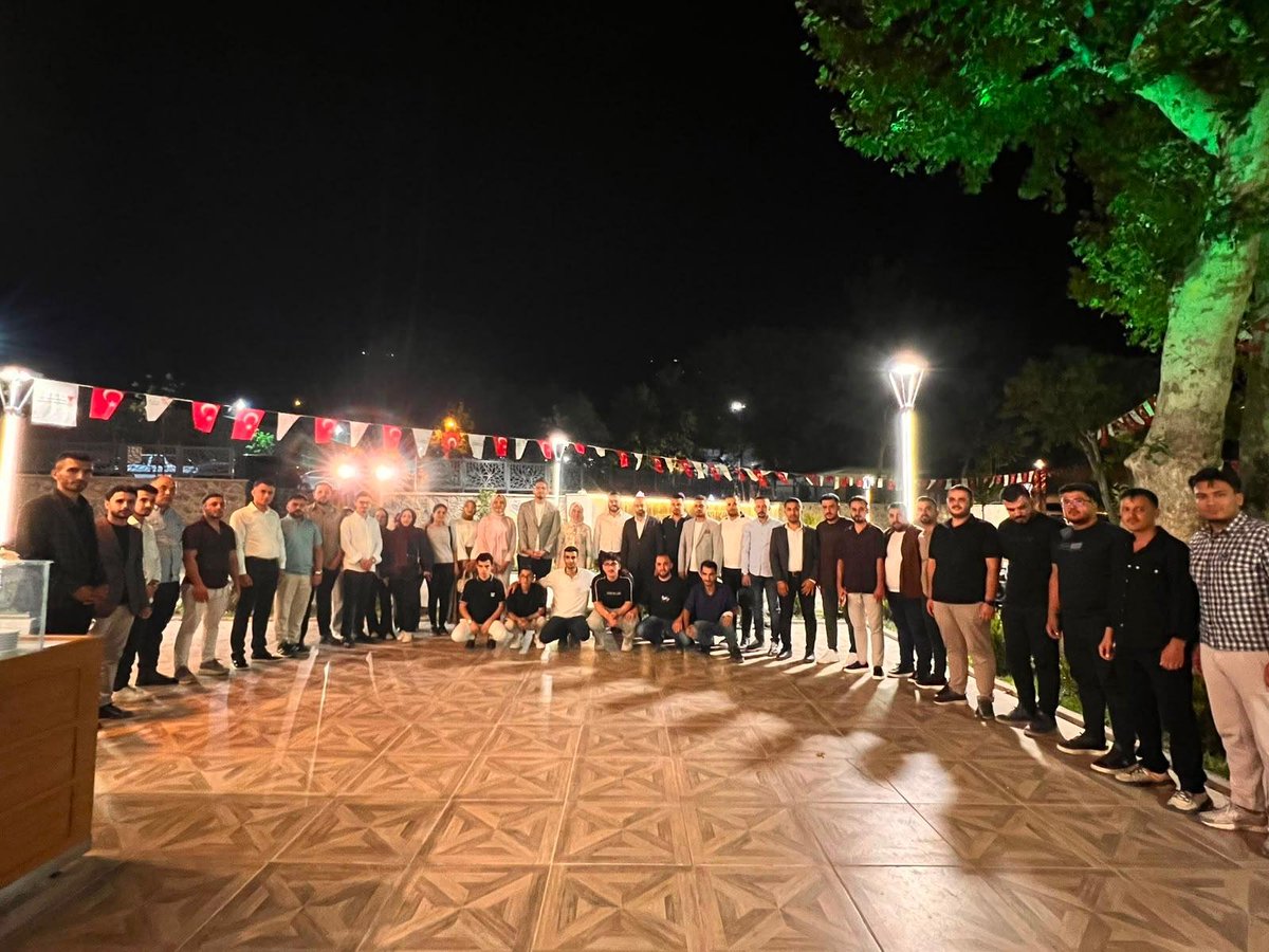 AKgncdulkdroglu's tweet photo. 📌 Gençlik Buluşması

Ankara Milletvekilimiz, Genel Başkan Yardımcımız Sayın Zehranur AYDEMİR, MKYK Üyemiz Sayın Melike KOCABAŞ KALAYCI, İl Gençlik Kolları Başkanımız Sayın Furkan ÜNALDI ve teşkilatımız ile birlikte "Gençlik Buluşması" programında bir araya geldik. https://t.co/h6hhPbzM07