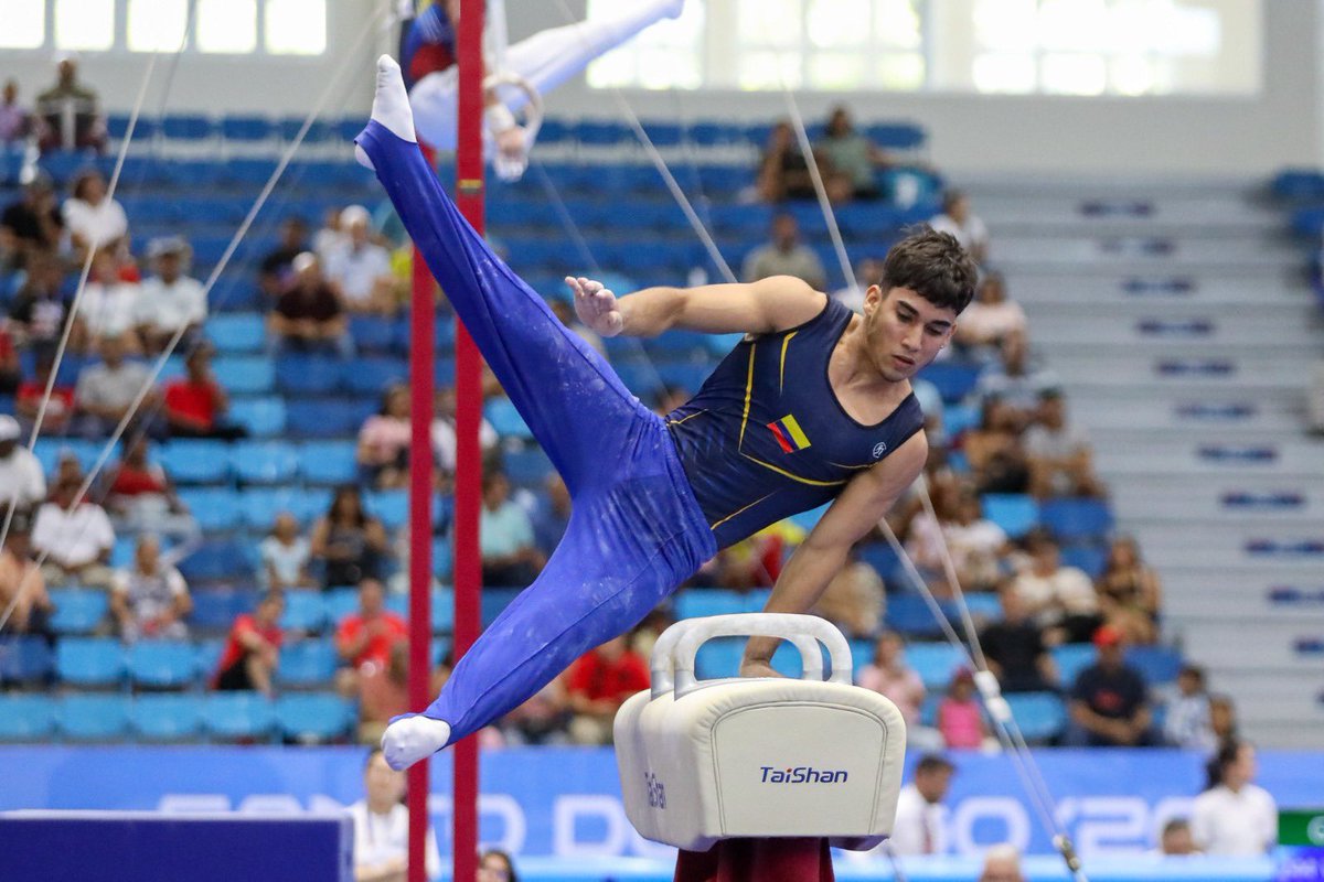 MinDeporteCol's tweet photo. 🤸‍♂️🇨🇴 ¡Colombia es potencia en la gimnasia!

Ángel Barajas y Camilo Vera firmaron el 1-2 en el concurso completo (sumatoria de los seis aparatos) de los Juegos Centroamericanos y del Caribe, confirmando el gran nivel de la gimnasia colombiana. https://t.co/rJR3wWPHS3