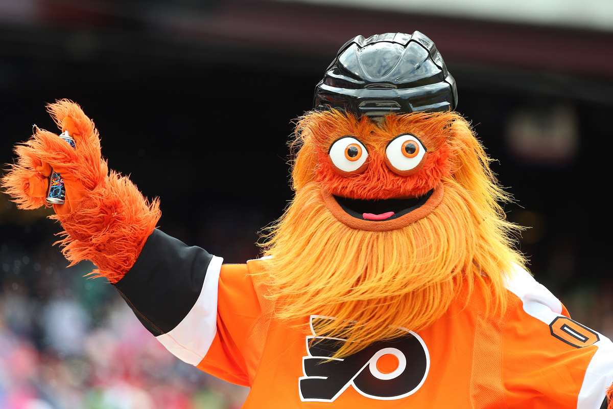 blitzburke's tweet photo. @MikeZode521 @JCStarbuck3 @Mrstanleycup It could be worse he could be playing crnter field https://t.co/oiSGuZhNB2
