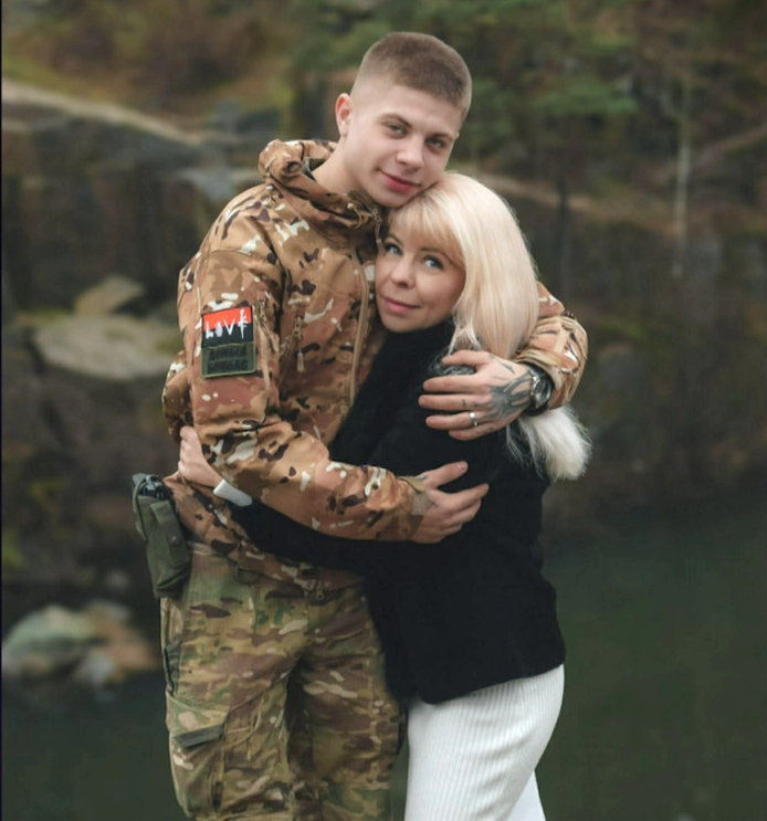 Mylovanov's tweet photo. Denys Volynets was 16 when he first tried to enlist to fight Russia. He dug trenches and sent his stipend to the army while waiting to turn 18.

Then he joined reconnaissance. At 19, he carried a wounded soldier 2 km under Russian fire. At 20, Russians killed him - DIM. 1/ https://t.co/Qh3z2o2x3o