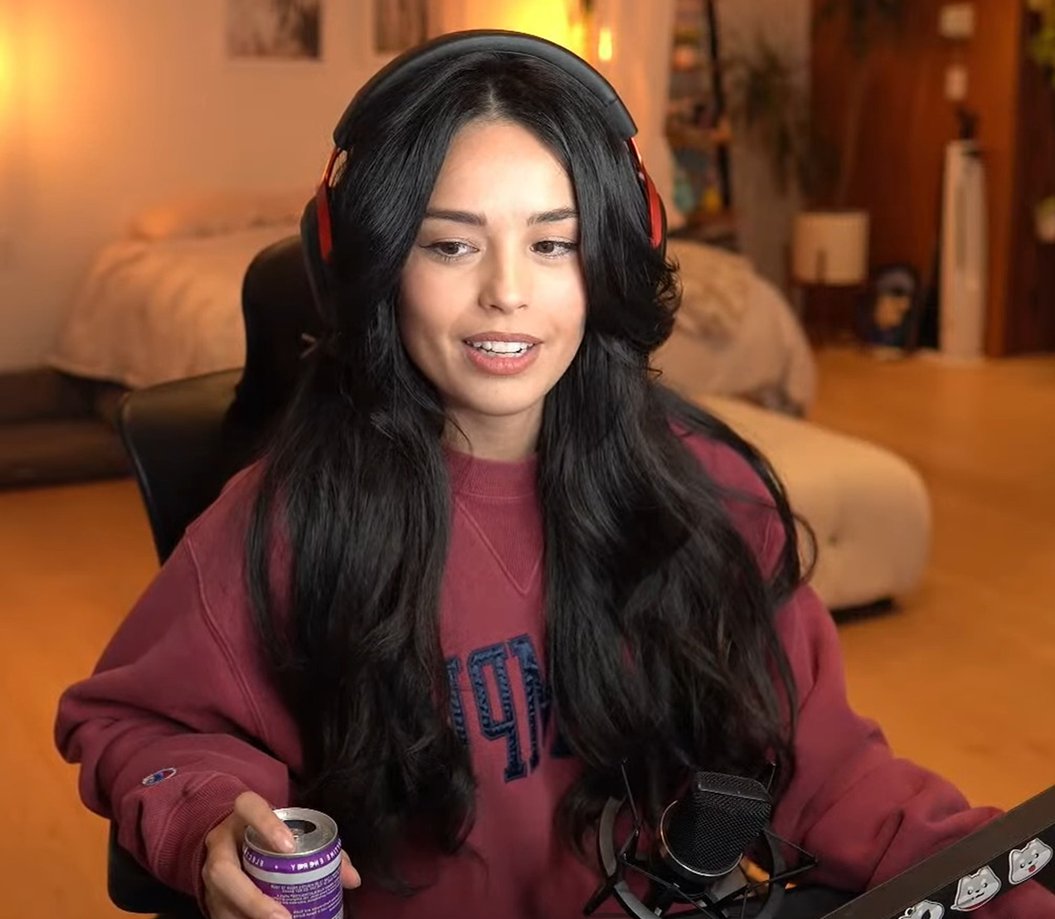 riftexdrops's tweet photo. Valkyrae on Steve Lacy spoiling Spider-Man: Brand New Day during her red carpet interview:

"I tried to give him an out. And then bro doubles down on another spoiler. I felt really bad for the real Spider-Man fans." https://t.co/sbaHJFIcfm