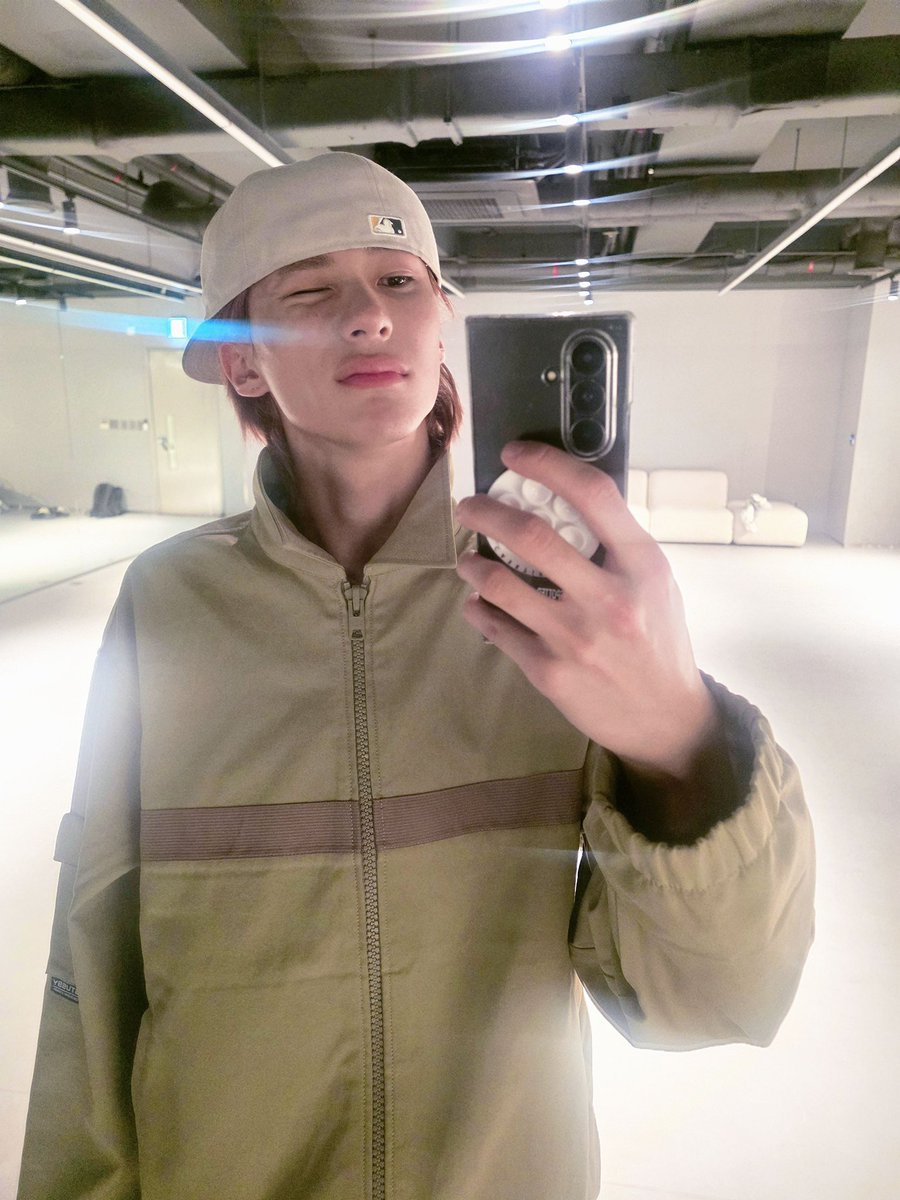 riizetalk's tweet photo. 🦕💭 • 260805 
[3:32 AM KST] 

gn https://t.co/Cj1UfaPwGq