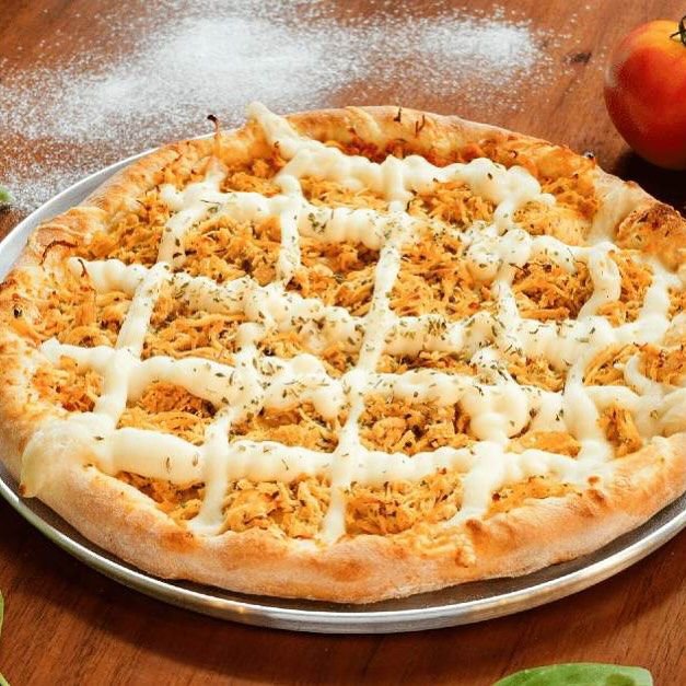 marooncrystall's tweet photo. pizza de frango com catupiry ou pizza de strogonoff de carne (SIM!!! ISSO EXISTE!!!!!) 

minha escolha: por mais que a pizza de strogonoff fosse motivo de festa toda vez que tivesse lá em casa eu sempre estarei fechadona com a pizza de frango com catupiry 🤤🤤🤤 https://t.co/GIEulpbn9y