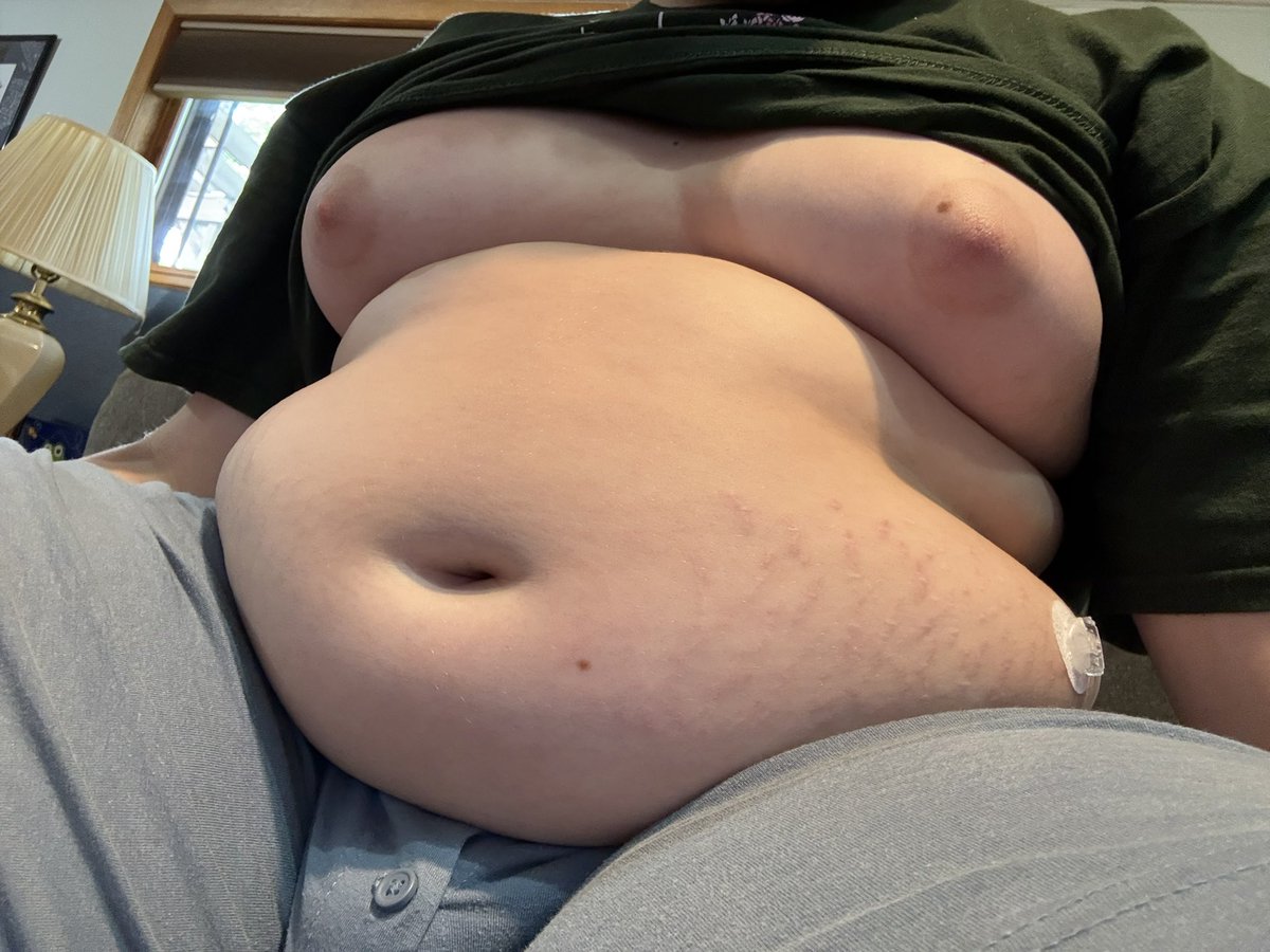fatboyflorian's tweet photo. #tummytuesday im so soft https://t.co/44R7XvK2gQ