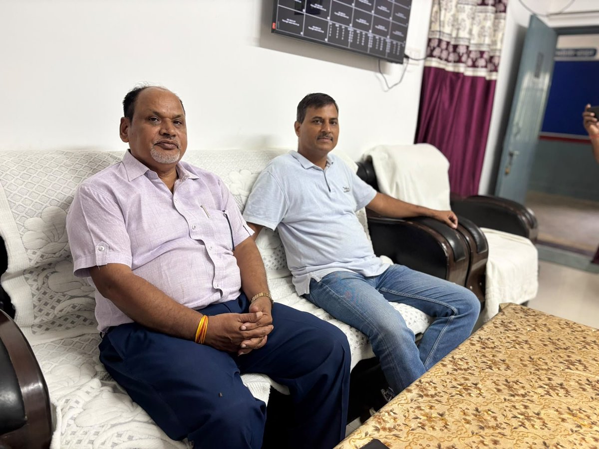 drdkt1966's tweet photo. After Retirement With Dr PK Mishra Principal Jawahar Navodaya Vidyalaya Prayagraj (UP)
(के साथ आत्मीय और सुकून के पल)
Thanks Sir Ji For Best Hospitality. 🙏 https://t.co/OleSoaeo5j