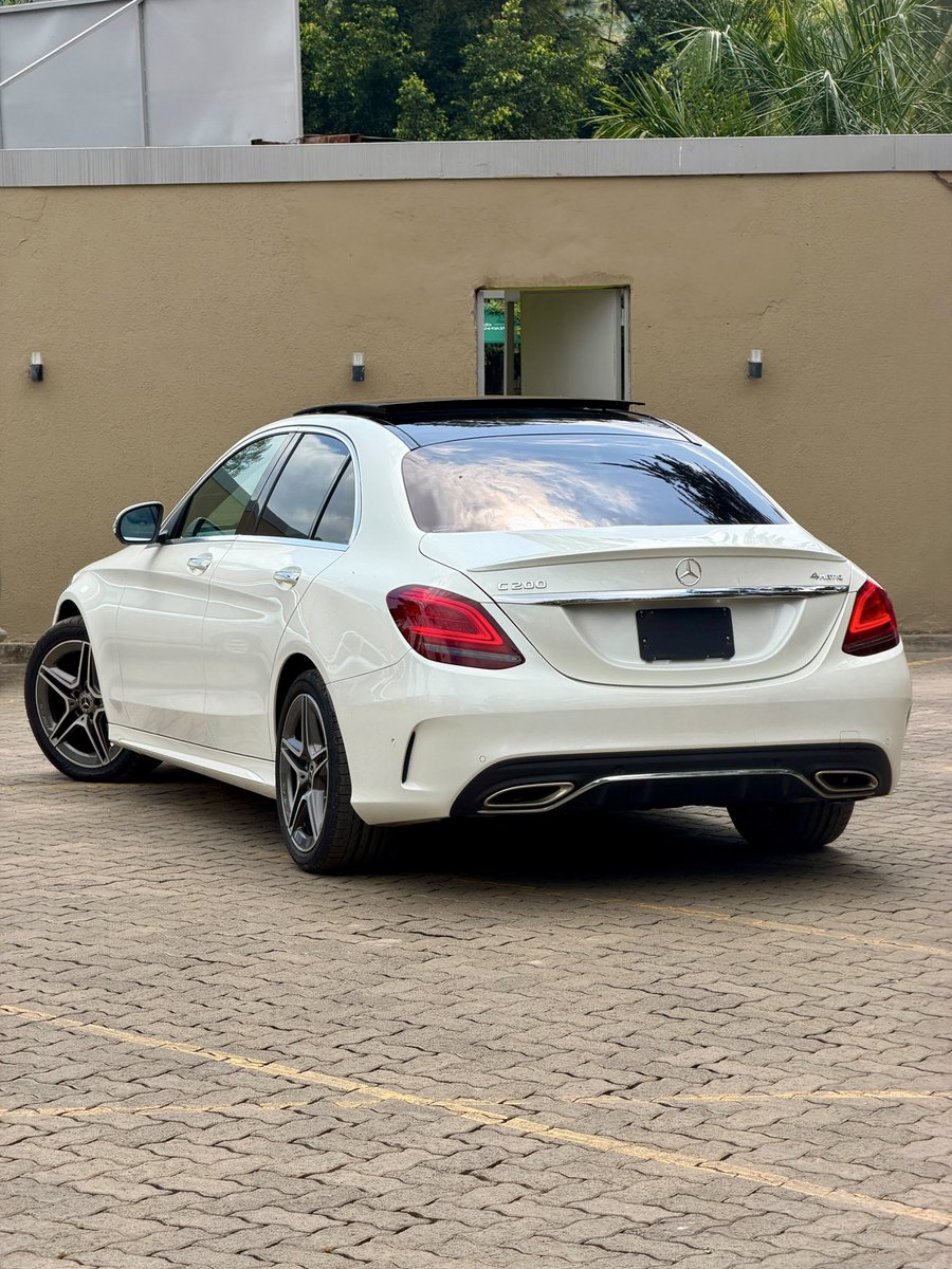 Felistakare's tweet photo. #WazeeNaRuto 

*Mercedes Benz C200 laureus editions amg line With Sunroof*

Asking Ksh 4,870,000 ONO!!!

2019 model
Mileage 88k
Black leather interior
48v mild hybrid system
1.5L in-line4 turbocharged engine
9g tronic (9-speed auto)

CALL/WHATSAPP 0717-894-210 #c200 #mercedes https://t.co/t30H88qNo2