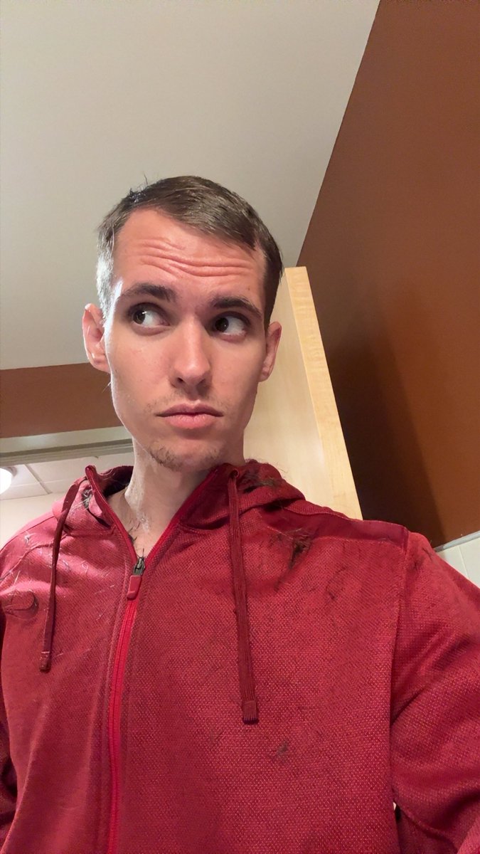 IMTHECOACHCOLE's tweet photo. Those big ahh fuggin ears tho call me dumbo 🐘
Did it myself was tired of it, gonna get redone professionally soon https://t.co/AY5po19p11