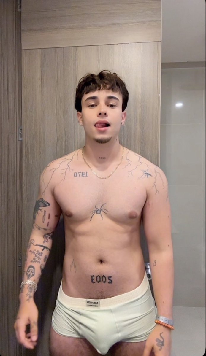 soyfaviannnnn's tweet photo. Únete ya a mi canal de telegram!😛👉🏻https://t.co/Dkl5evo508 https://t.co/2bF4P2QOGY