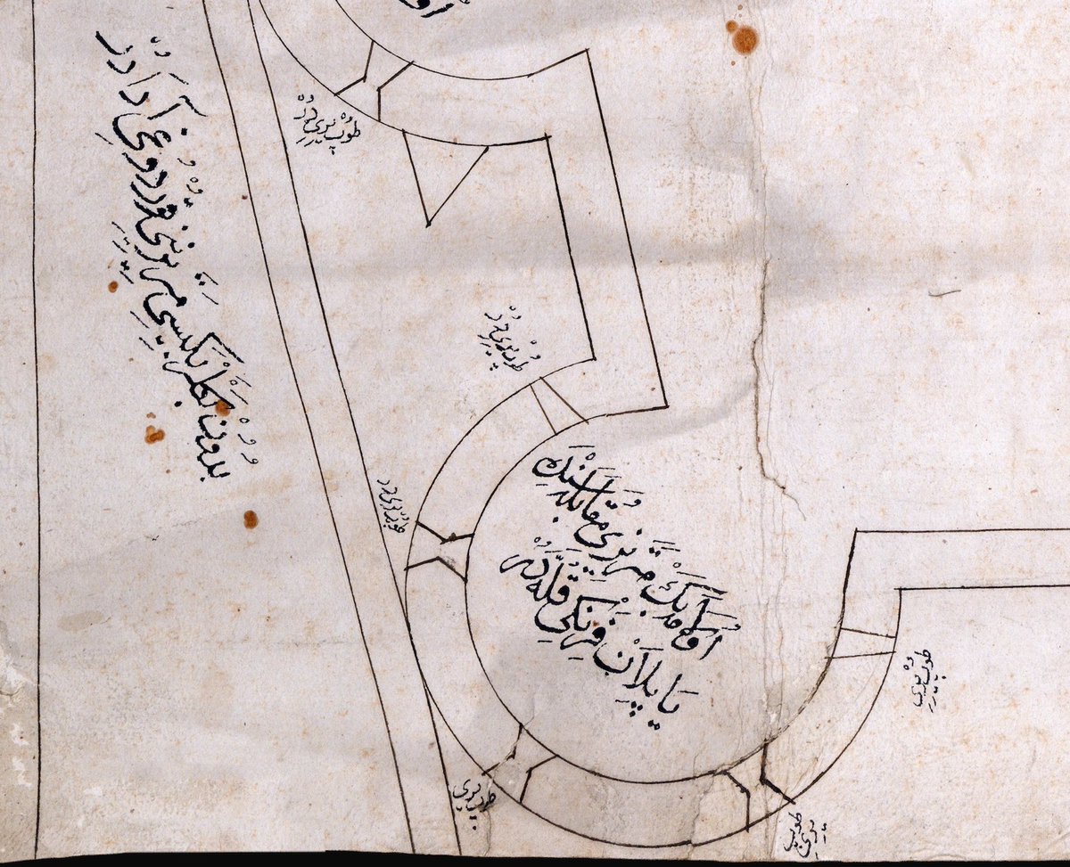 bas_gksl's tweet photo. Estergon Kalesi'nin ele geçirilmesi ve tamiratının hemen ardından çizilen 1543-44 tarihli Osmanlı planı; trace italienne’ın Osmanlı askeri mimarisindeki izdüşümü 'Firengi kuleleri'ni ve değişen savunma mimarisinin Osmanlı sistemine entegrasyonunu gösterir cinsten! https://t.co/zwAwdl0gdp
