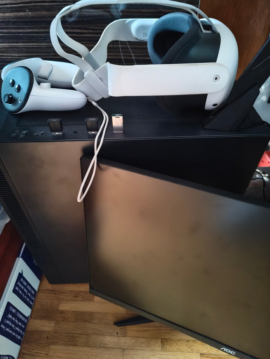 foxysummit's tweet photo. I want to play Big Walk so badly but my whole PC setup is sitting on the floor bc we're painting my room QwQ. https://t.co/EMDhc2OCZq